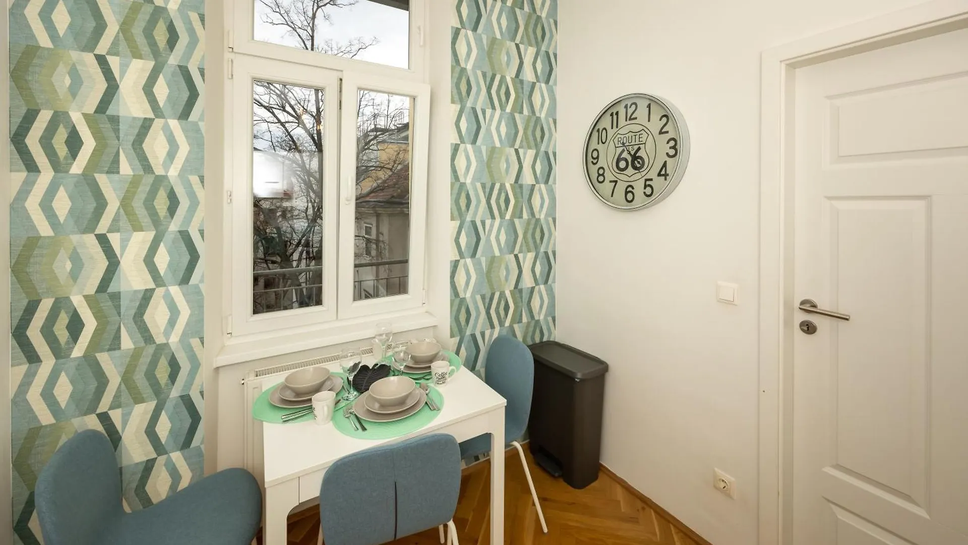 Apartamento Delightful 1 Bedroom Near Schoenbrunn And Westbahnhof With Big Porch Viena